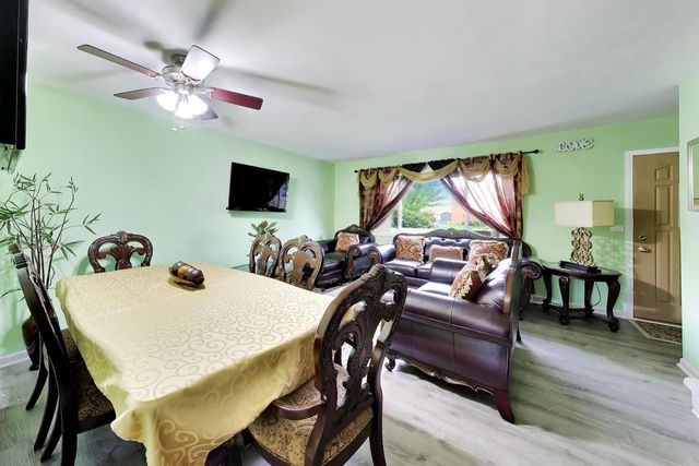 8647 Gregory Lane, Des Plaines, IL 60016