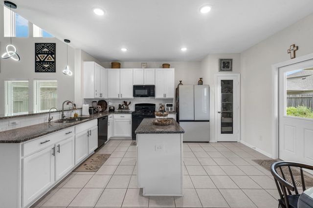 10502 Watershed Drive, Rosharon, TX 77583