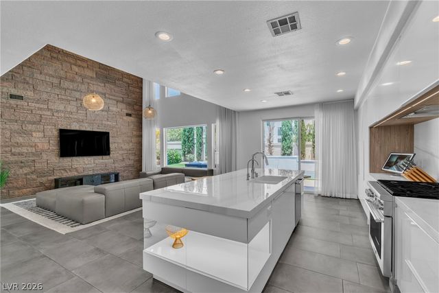 7920 Castellon Court, Las Vegas, NV 89128