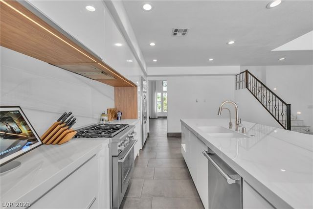7920 Castellon Court, Las Vegas, NV 89128