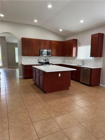 2461 Sutherland CT, Cape Coral, FL 33991