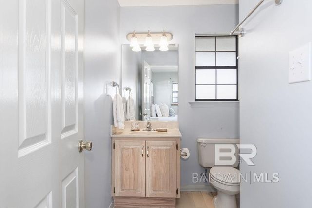 326 W 3rd Avenue, Gulf Shores, AL 36542