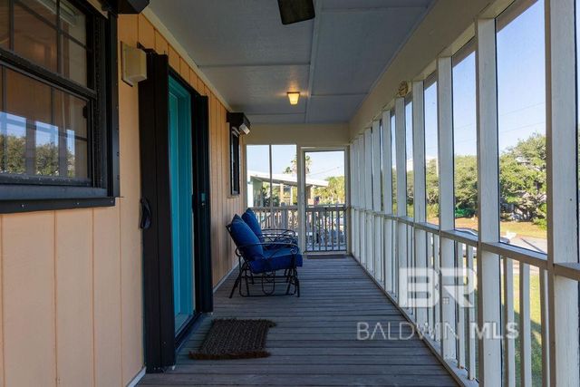 326 W 3rd Avenue, Gulf Shores, AL 36542