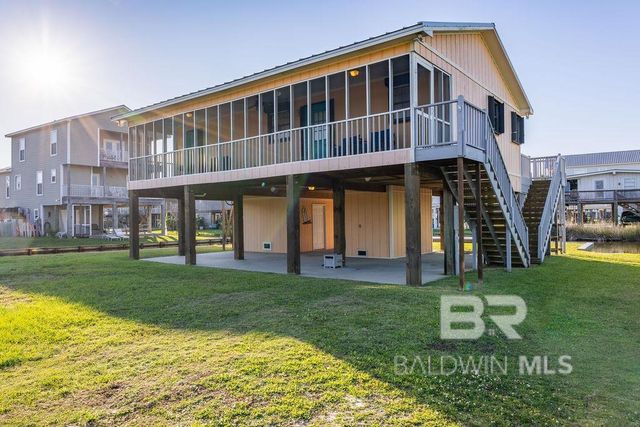 326 W 3rd Avenue, Gulf Shores, AL 36542