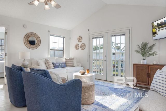 326 W 3rd Avenue, Gulf Shores, AL 36542