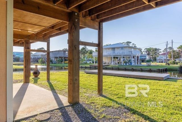 326 W 3rd Avenue, Gulf Shores, AL 36542