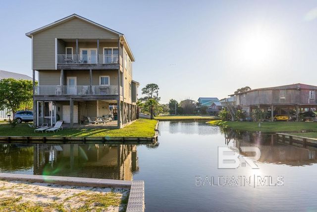 326 W 3rd Avenue, Gulf Shores, AL 36542