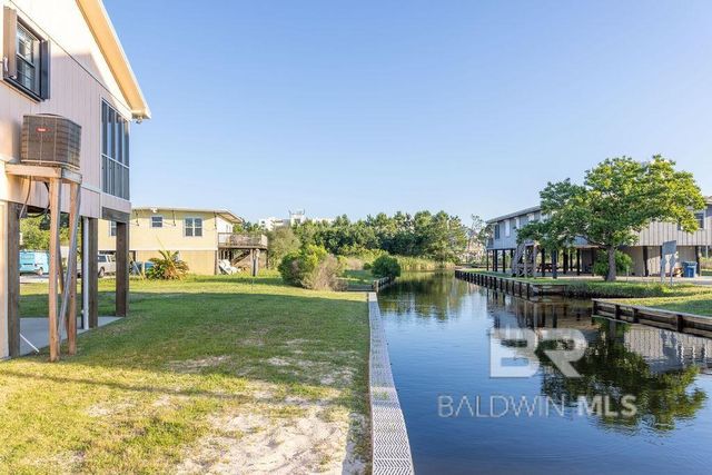 326 W 3rd Avenue, Gulf Shores, AL 36542