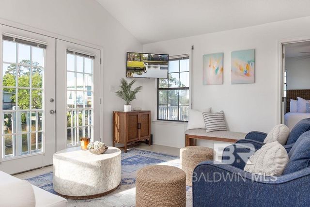 326 W 3rd Avenue, Gulf Shores, AL 36542