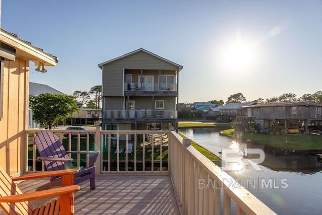 326 W 3rd Avenue, Gulf Shores, AL 36542