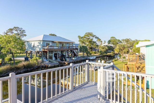 326 W 3rd Avenue, Gulf Shores, AL 36542