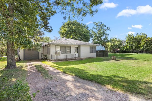 515 Front Street, Columbus, TX 78934