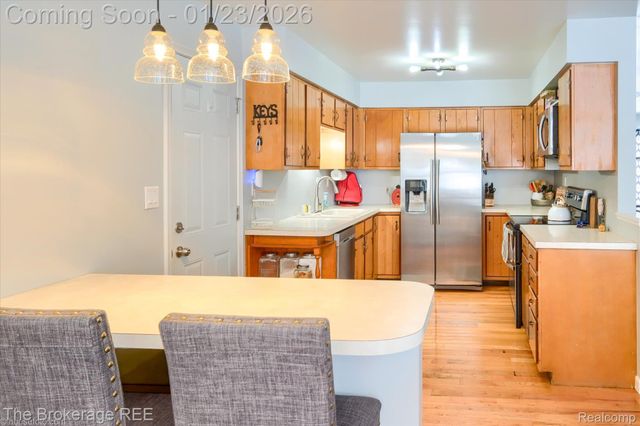 317 Oakwood Drive, Flushing, MI 48433