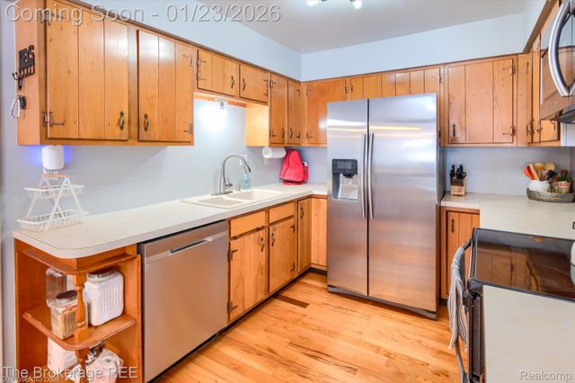 317 Oakwood Drive, Flushing, MI 48433