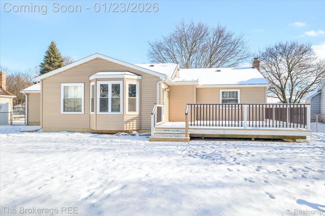 317 Oakwood Drive, Flushing, MI 48433