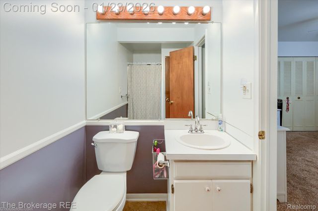 317 Oakwood Drive, Flushing, MI 48433