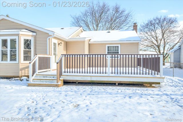 317 Oakwood Drive, Flushing, MI 48433