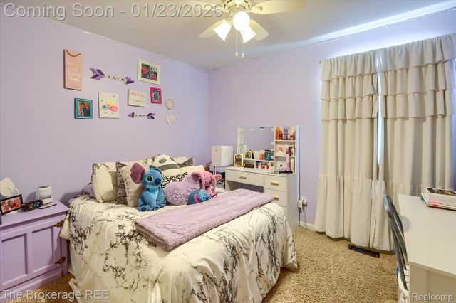 317 Oakwood Drive, Flushing, MI 48433