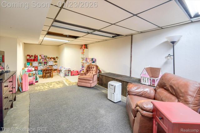 317 Oakwood Drive, Flushing, MI 48433