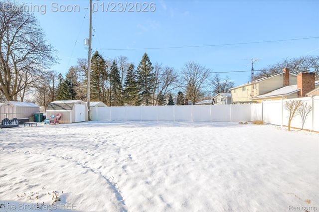 317 Oakwood Drive, Flushing, MI 48433