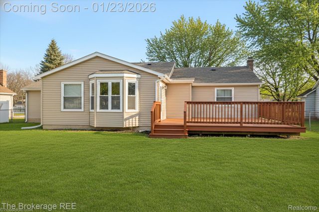 317 Oakwood Drive, Flushing, MI 48433