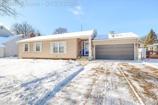 317 Oakwood Drive, Flushing, MI 48433