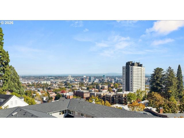 2393 Sw PARK Pl 203, Portland, OR 97205
