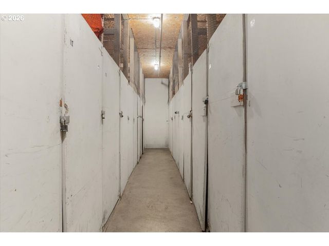2393 Sw PARK Pl 203, Portland, OR 97205