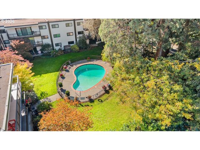 2393 Sw PARK Pl 203, Portland, OR 97205
