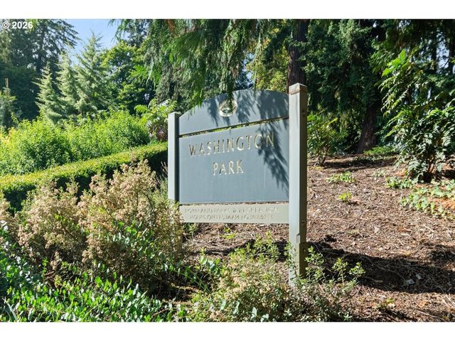 2393 Sw PARK Pl 203, Portland, OR 97205