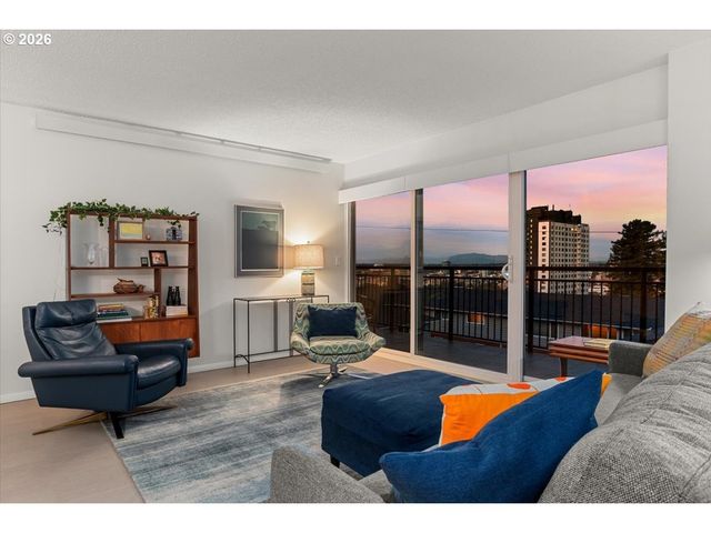 2393 Sw PARK Pl 203, Portland, OR 97205