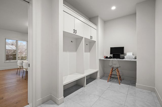 7303 Brookside Village Court, Bloomfield Hills, MI 48301