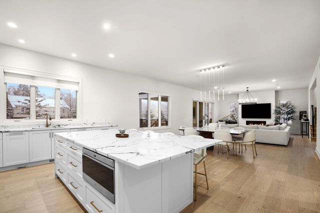 7303 Brookside Village Court, Bloomfield Hills, MI 48301