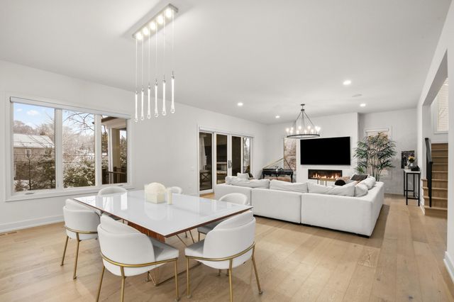 7303 Brookside Village Court, Bloomfield Hills, MI 48301