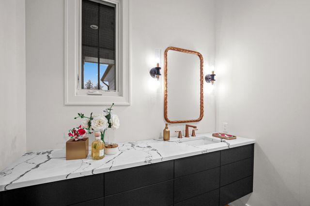 7303 Brookside Village Court, Bloomfield Hills, MI 48301