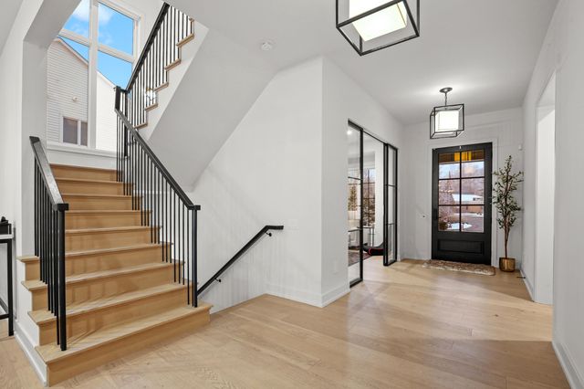 7303 Brookside Village Court, Bloomfield Hills, MI 48301