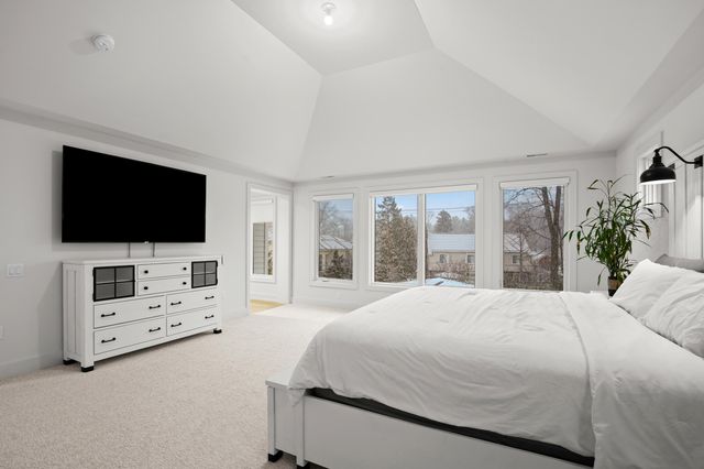 7303 Brookside Village Court, Bloomfield Hills, MI 48301