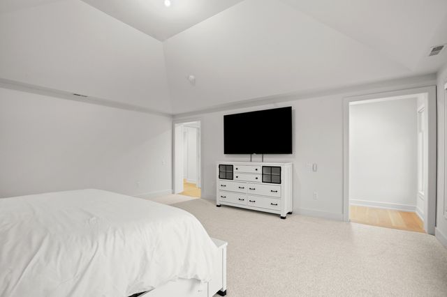 7303 Brookside Village Court, Bloomfield Hills, MI 48301