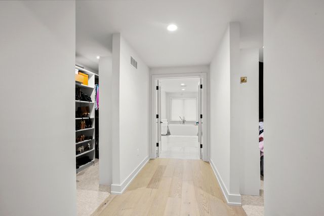 7303 Brookside Village Court, Bloomfield Hills, MI 48301