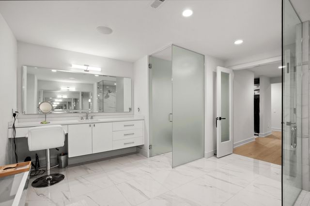 7303 Brookside Village Court, Bloomfield Hills, MI 48301