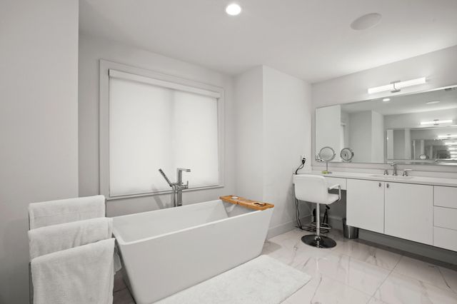 7303 Brookside Village Court, Bloomfield Hills, MI 48301