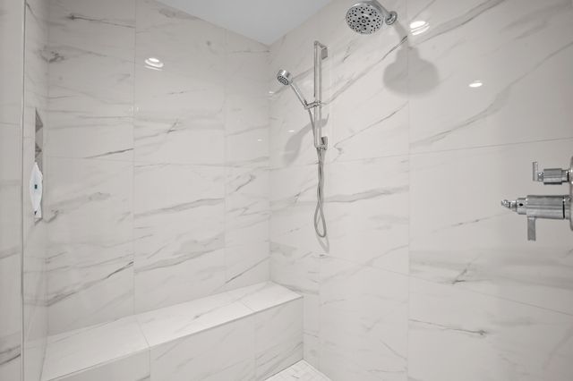 7303 Brookside Village Court, Bloomfield Hills, MI 48301