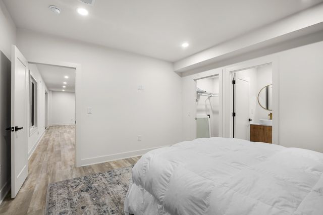 7303 Brookside Village Court, Bloomfield Hills, MI 48301