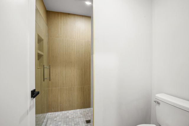 7303 Brookside Village Court, Bloomfield Hills, MI 48301