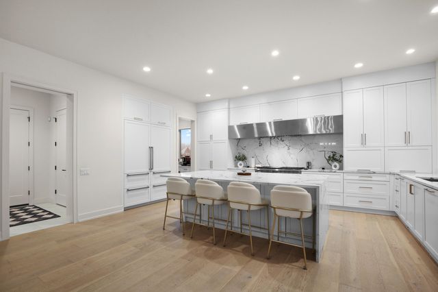 7303 Brookside Village Court, Bloomfield Hills, MI 48301