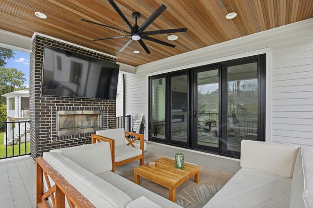 7303 Brookside Village Court, Bloomfield Hills, MI 48301