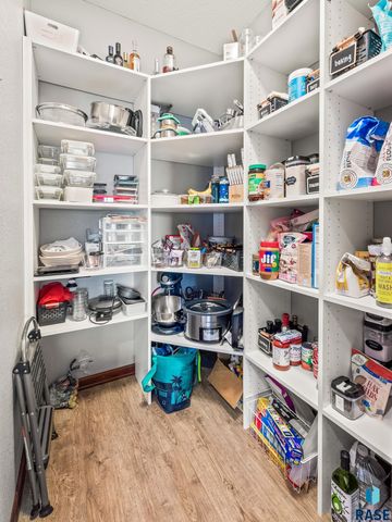 7413 S Audie Ave Avenue, Sioux Falls, SD 57108