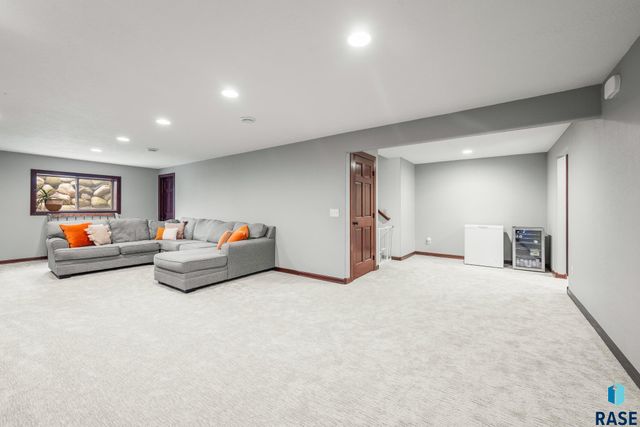 7413 S Audie Ave Avenue, Sioux Falls, SD 57108