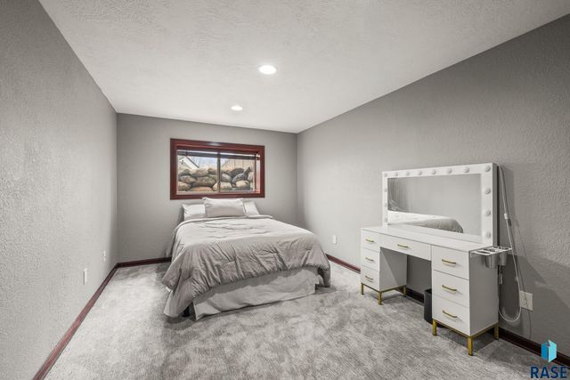 7413 S Audie Ave Avenue, Sioux Falls, SD 57108