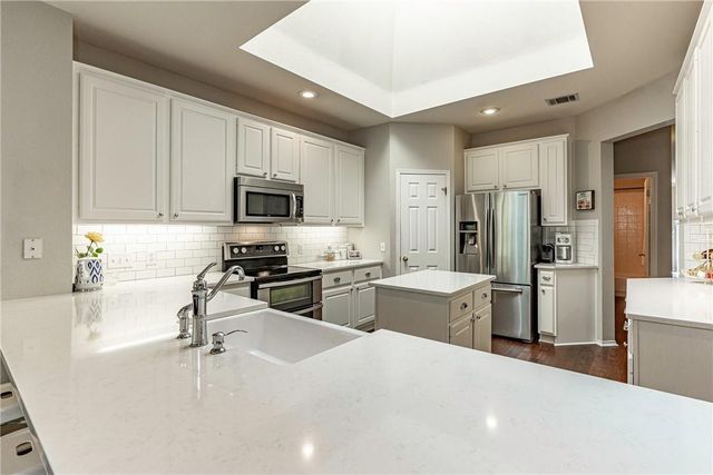 1618 Sundown DR, Austin, TX 78738